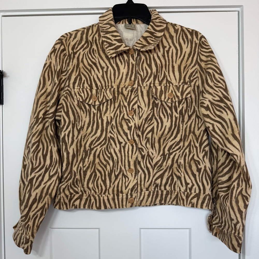 Pine Cove Women’s button down Jacket black and tan animal print